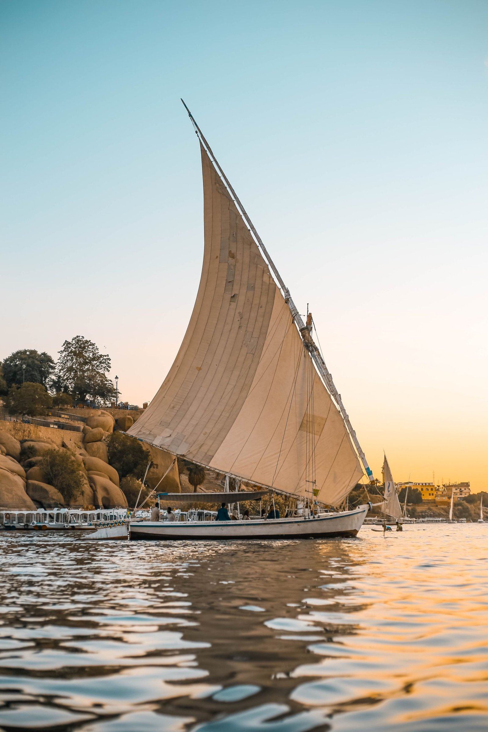 12 Day Tour sailboat on nile